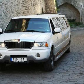 Lincoln limousine transfer in Tallinn