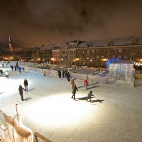 Tallinn skating at night